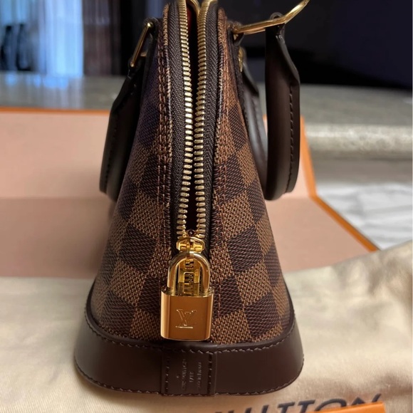 ❌SOLD ❌Louis Vuitton Damier Ebene Alma BB Bag🌺 - Picture 7 of 15